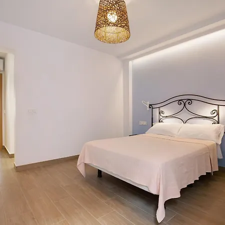 Falco 1 Apartament *